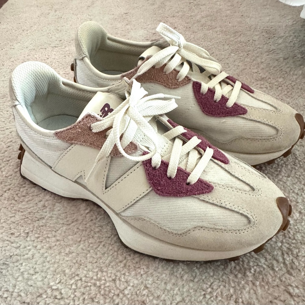 SOLD New Balance 327 White and Pink Sneakers